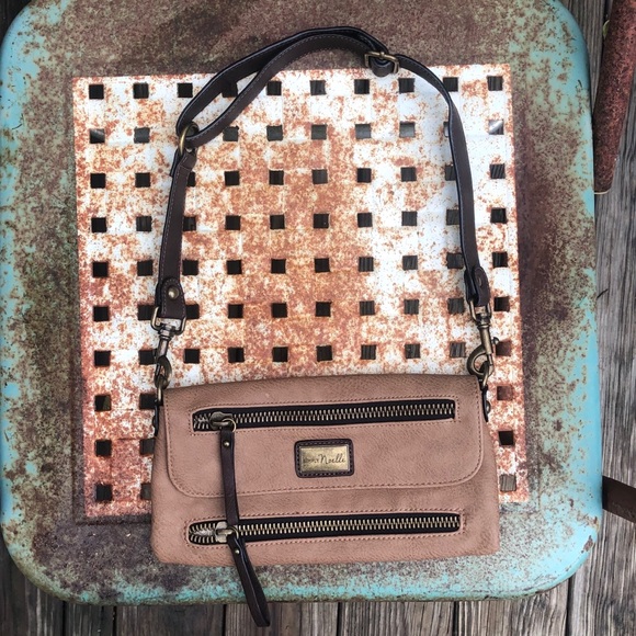 Simply Noelle Handbags - SOLD Simply Noelle Brown Leather Purse